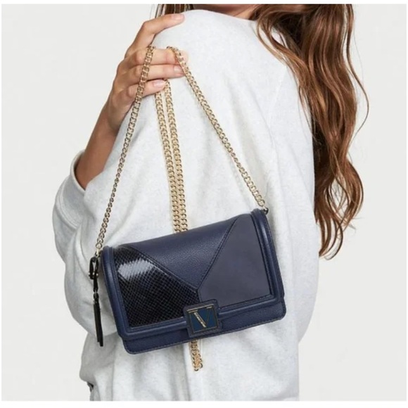 Victoria's Secret Handbags - Victoria’s Secret Crossover Chain Shoulder Bag Purse Limited Edition Navy Blue